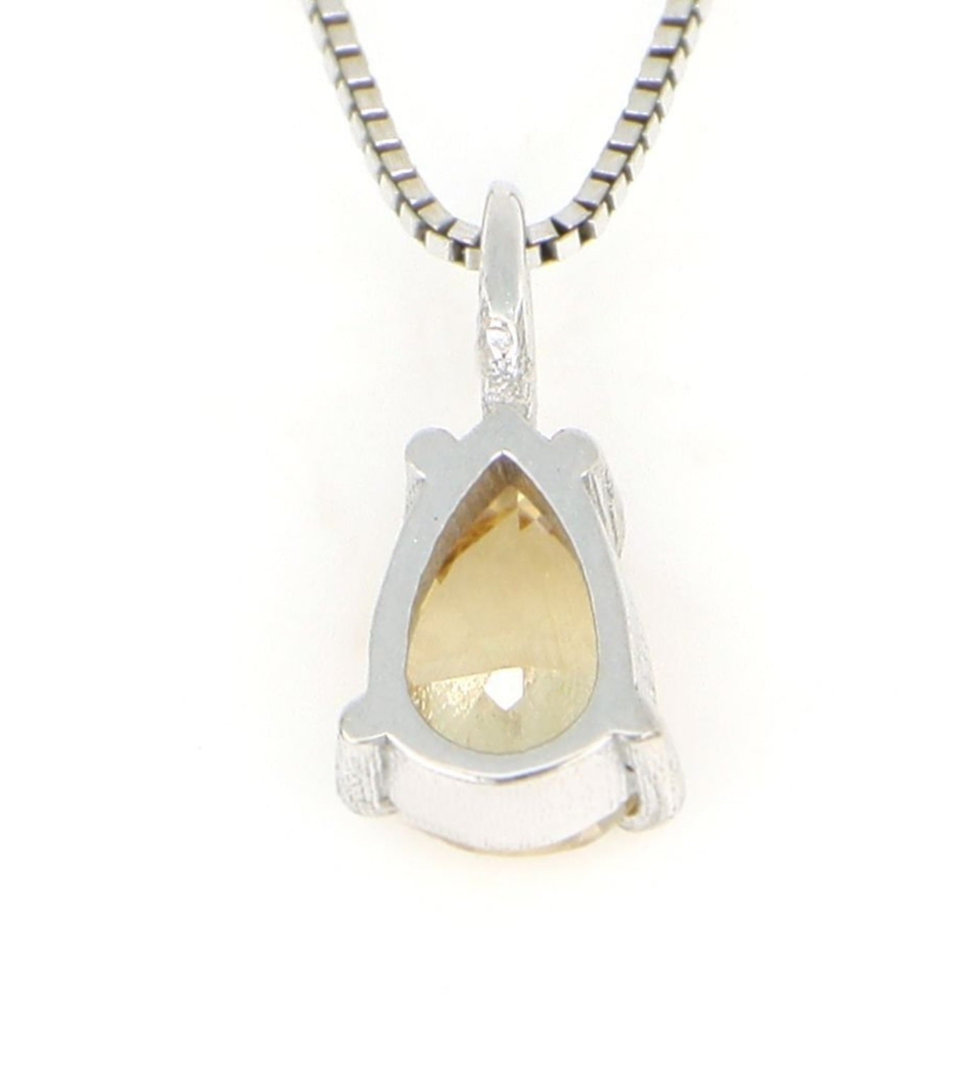 Ciondolo punto luce con diamante naturale taglio pera certificato GIA 0.67 ct