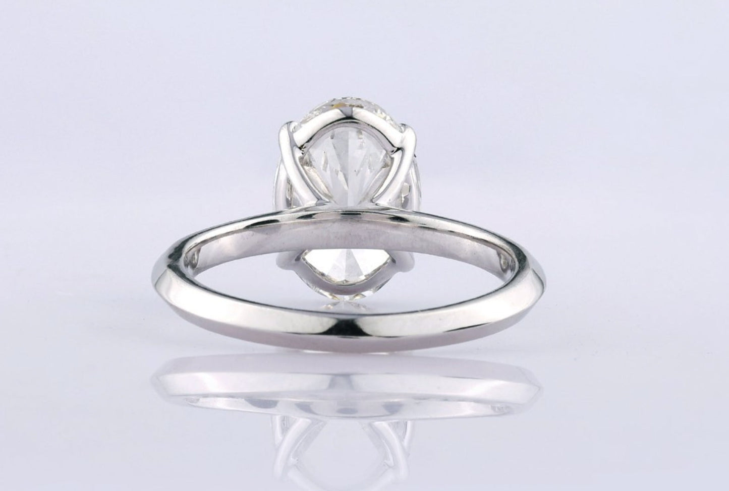 Anello solitario in oro bianco 18k e diamante naturale taglio ovale 2.00ct