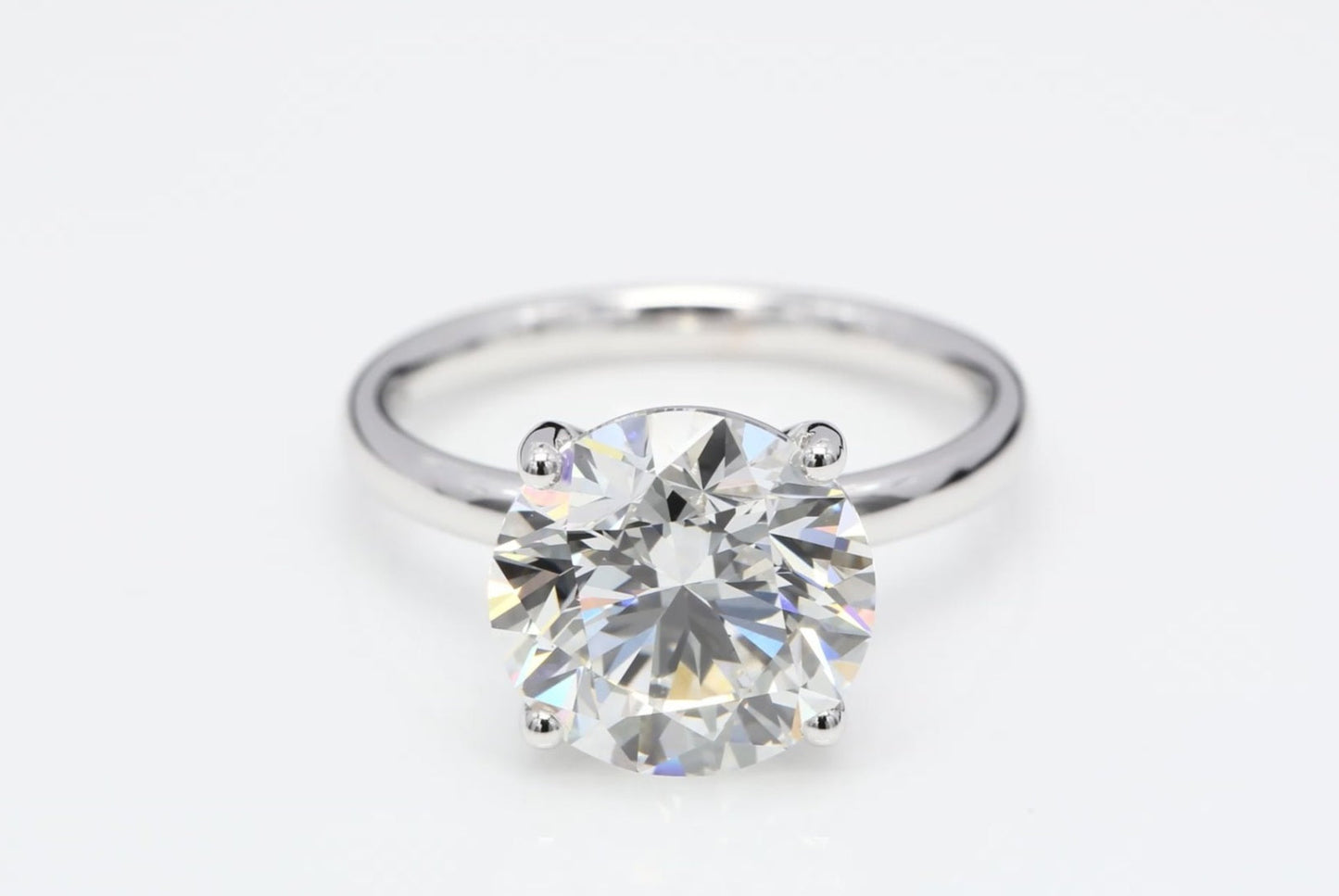 Anello solitario in oro bianco 18k e diamante naturale da 2.02 ct. D IF