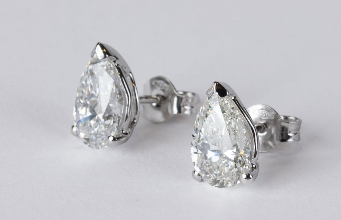 Orecchini - 18 carati Oro bianco - 1.00ct. tw. Diamante (Naturale) - Pera