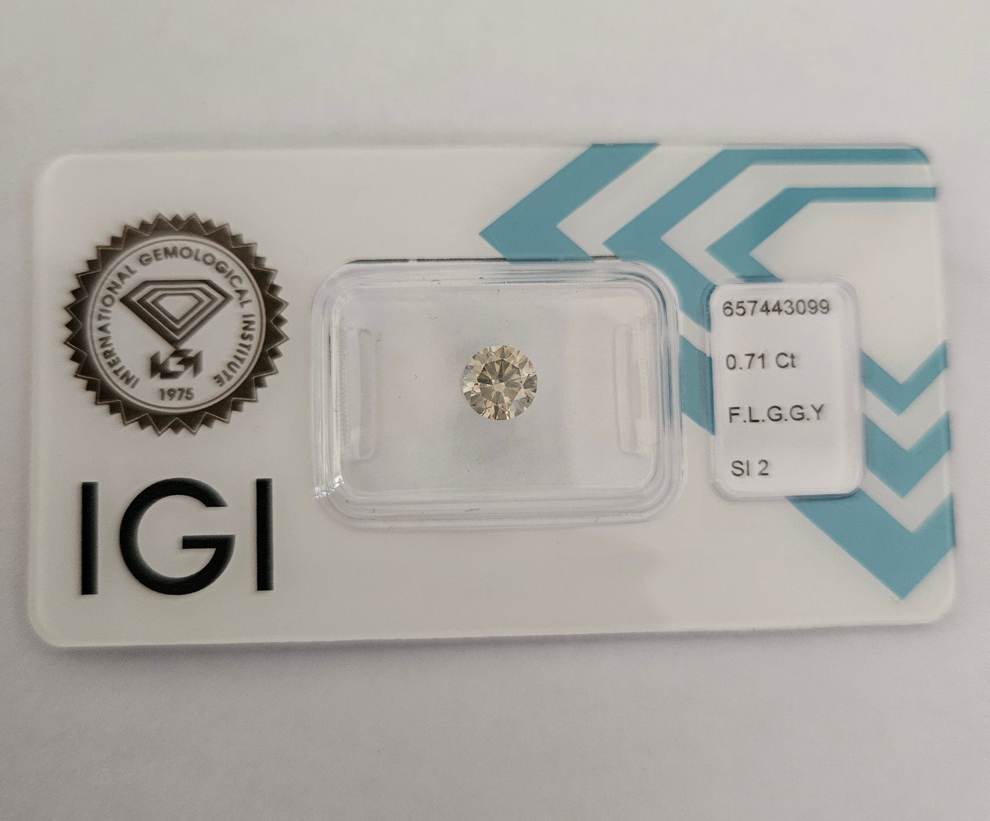 diamanti naturali certificato IGI 0.71ct
