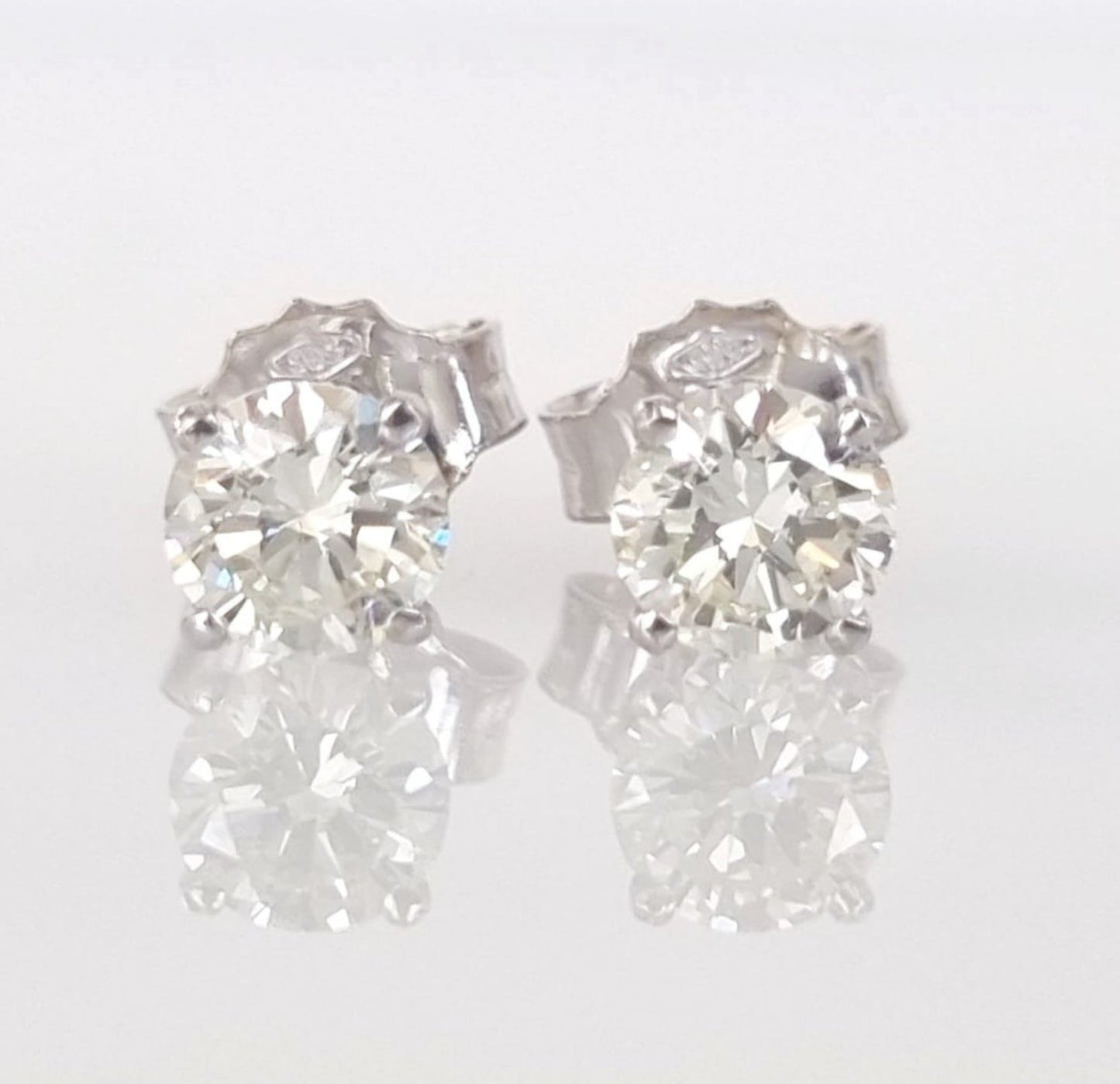 Orecchini - 18 carati Oro bianco - 0.66ct. tw. Diamante (Naturale)