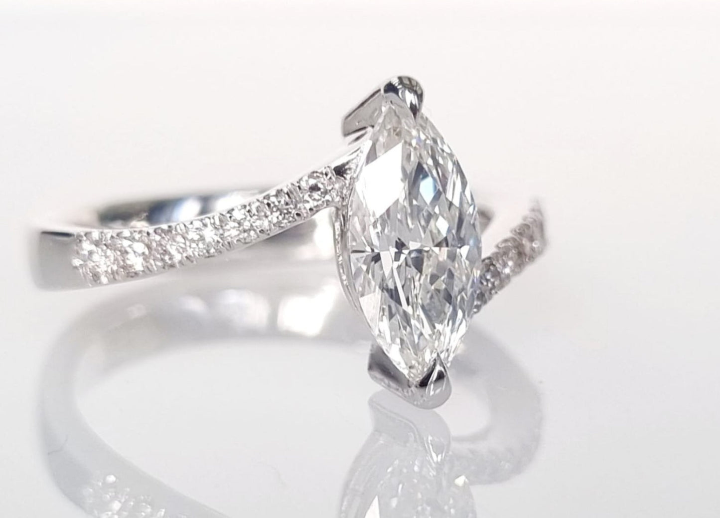 Anello - 18 carati Oro bianco - 0.65ct. tw. Diamante (Naturale)