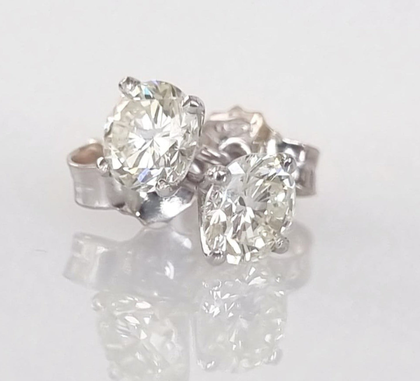 Orecchini - 18 carati Oro bianco - 2.10ct. tw. Diamante (Naturale)