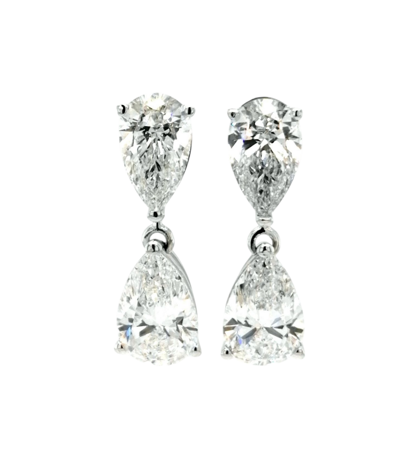 Orecchino in oro 18k con diamanti naturali taglio pera 0.60ct