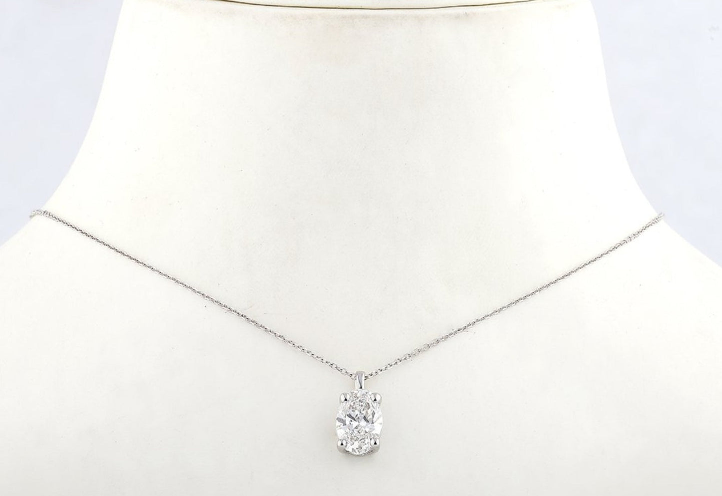 Collana punto luce in oro e diamante naturale ovale 0.20ct