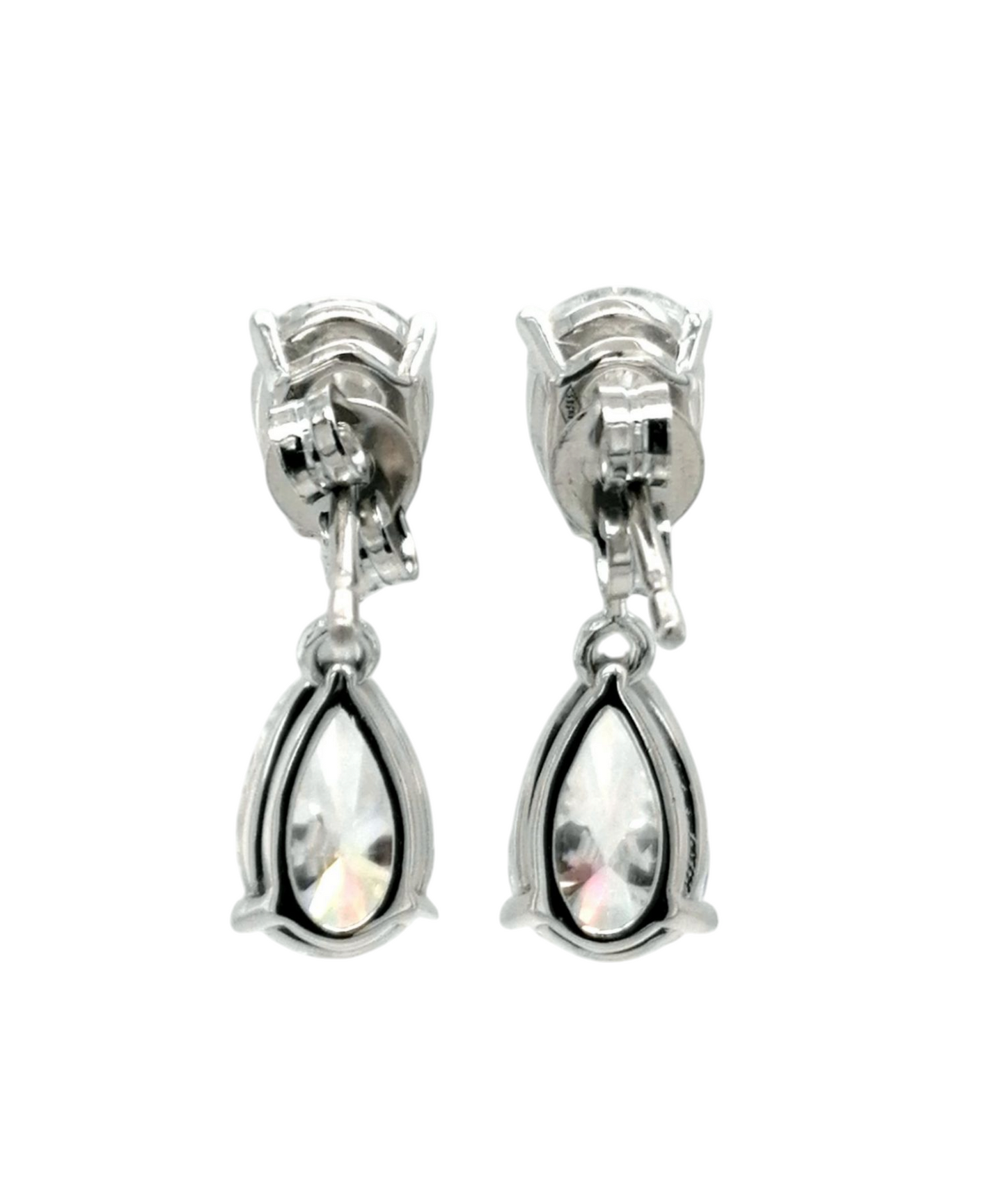 Orecchino in oro 18k con diamanti naturali taglio pera 0.60ct
