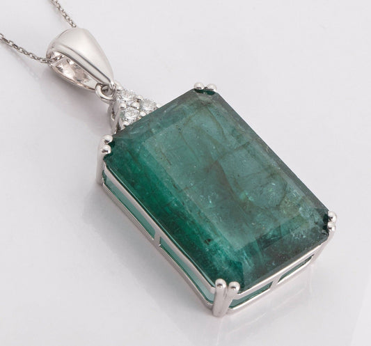 Collana in oro bianco 18k con smeraldo naturale colombiano 5.20ct
