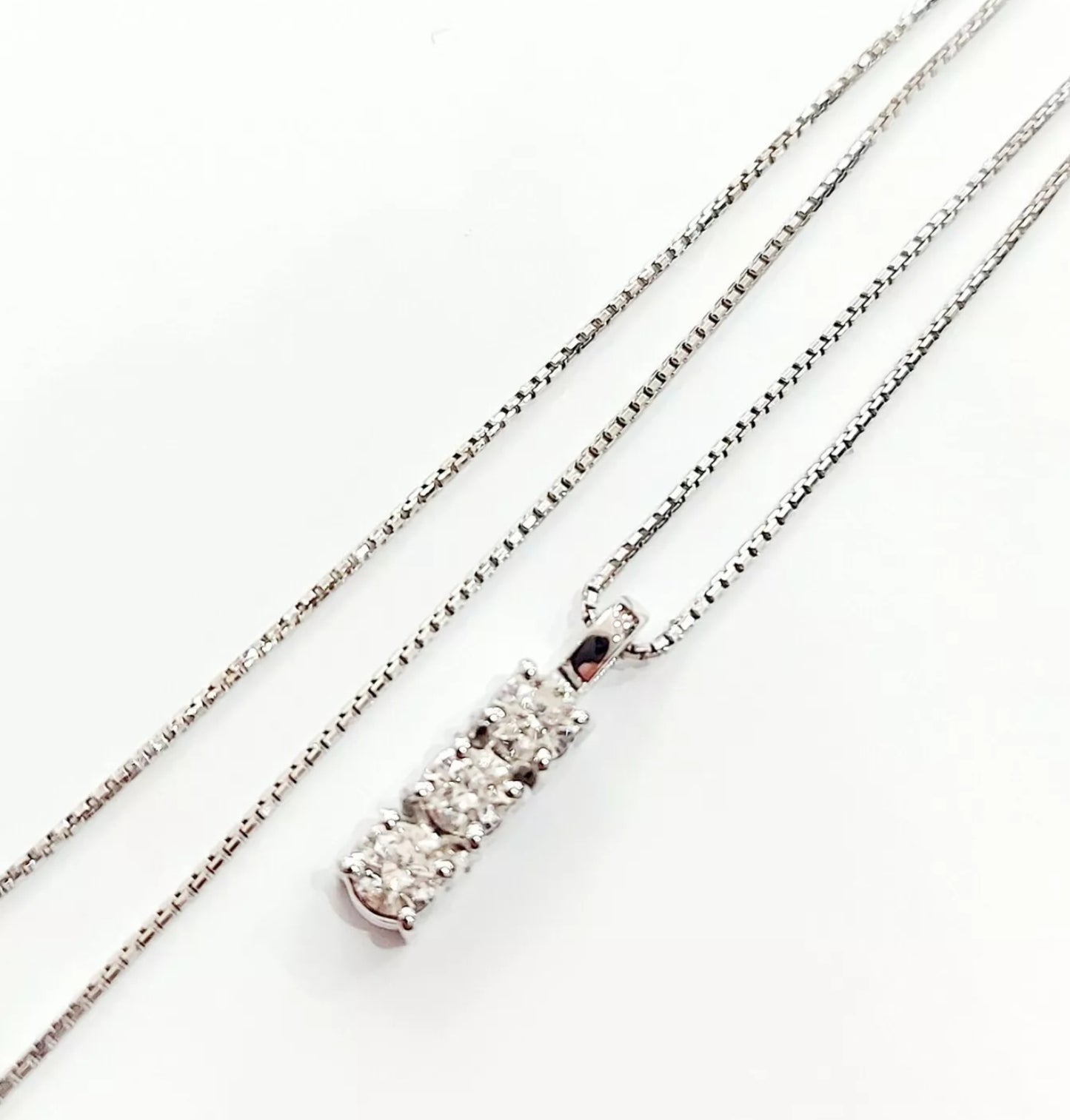 collana trilogy in oro bianco 18k e 3 diamante naturale 0,30ct