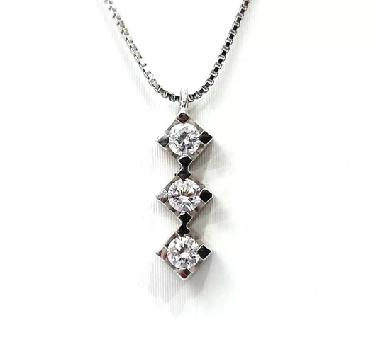 ciondolo trilogy in oro bianco 18k e 3 diamanti naturali 0,75ct